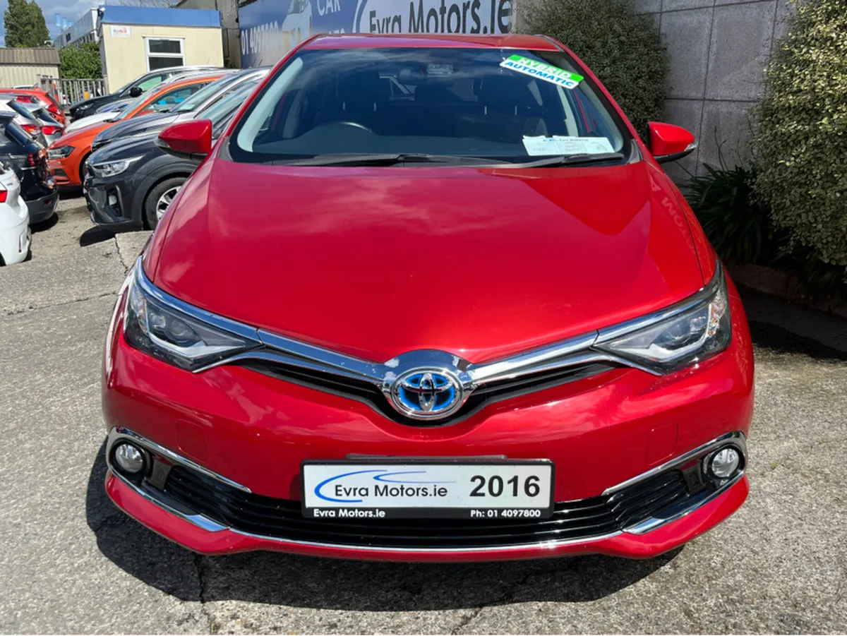 Toyota Auris AUTOMATIC HYBRID 1.8 PETROL //LOW MIL - Image 2