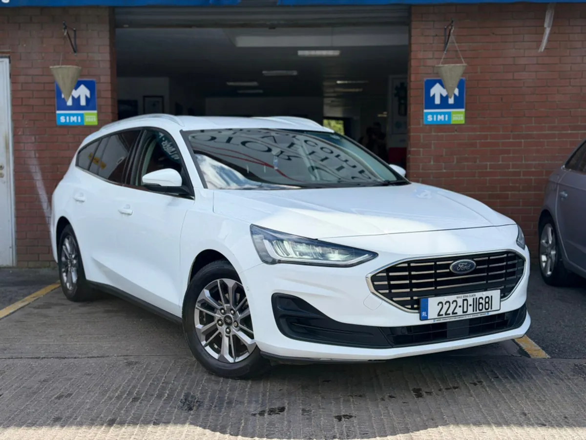 Ford Focus 1.0T TITANIUM ESTATE 5DR - Image 1