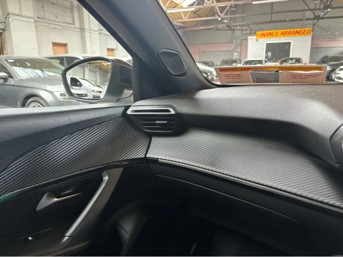 Peugeot 2008 ALLURE 1.2 100 6.4 4DR - Image 3