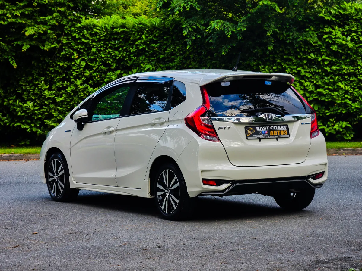 2018 Honda Fit 1.5 Petrol Hybrid Auto GP5 Topspec - Image 4