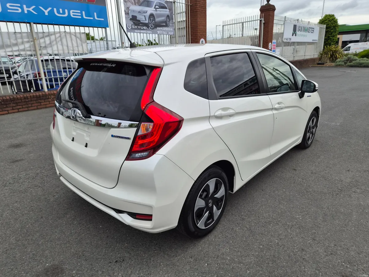 (2yr warranty) 1.5 Hybrid Automatic - Image 4