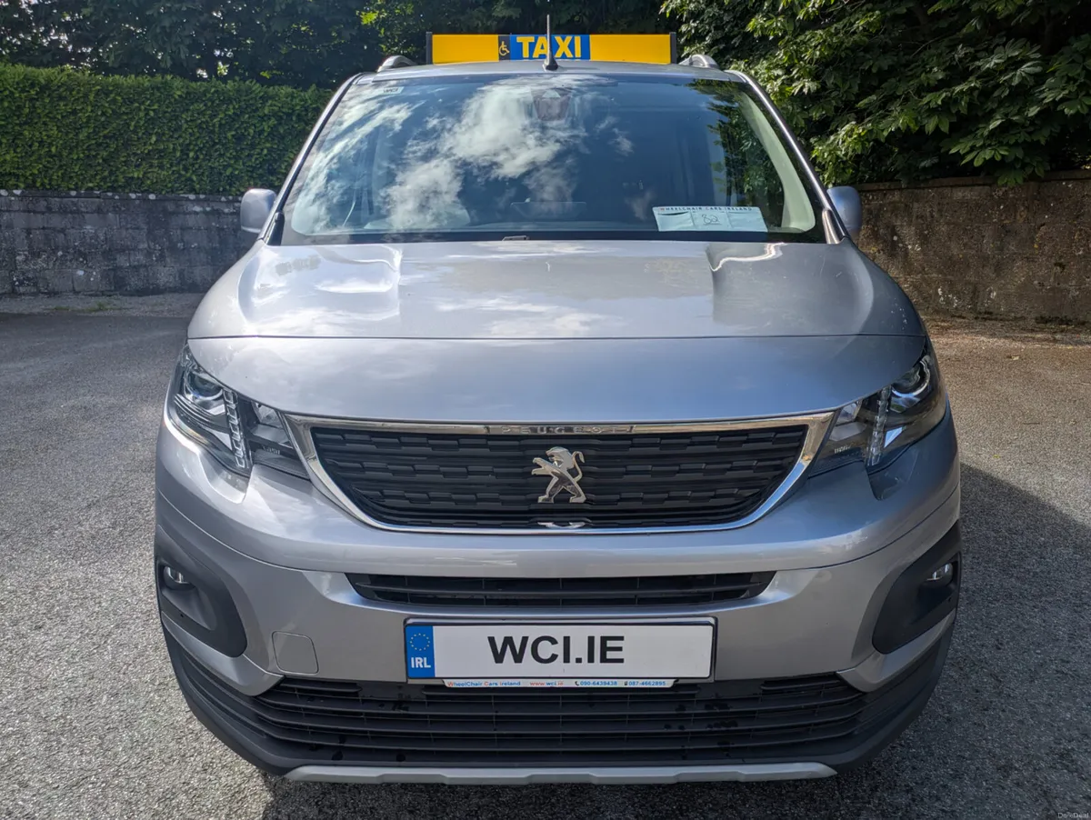 Peugeot Rifter Wheelchair Accessible Taxi - Image 2
