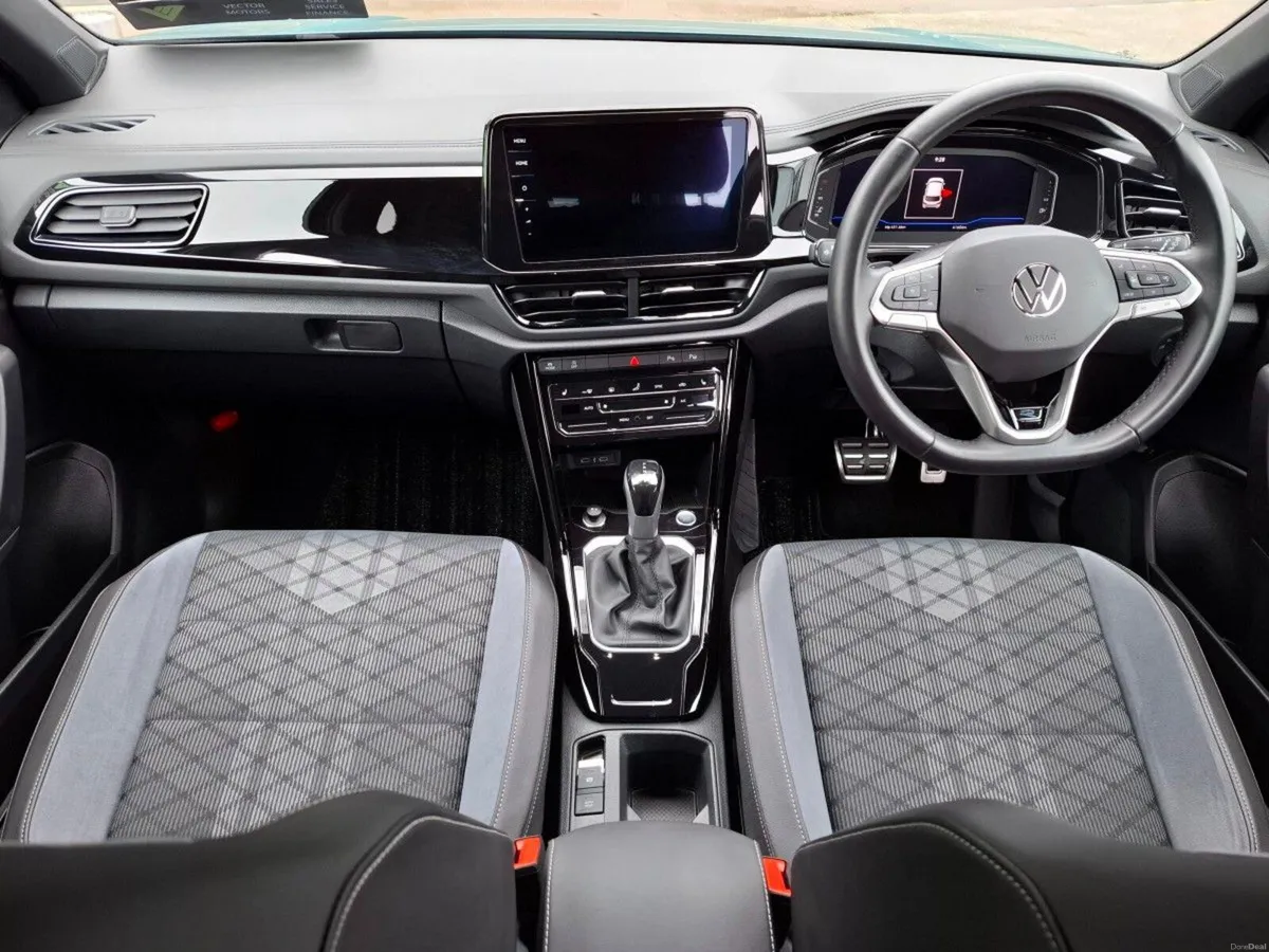 Volkswagen T-Roc R-LINE TDI BLACK STYLING AUTO 12 - Image 2