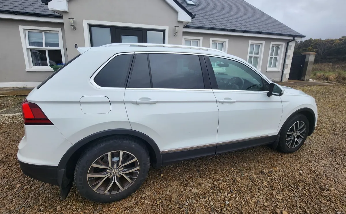 Volkswagen Tiguan 2017 - Image 2