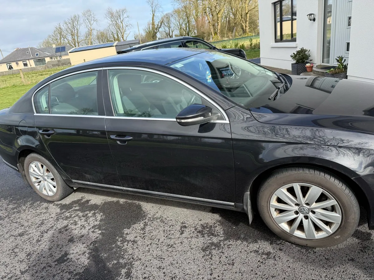 Volkswagen Passat - Image 3