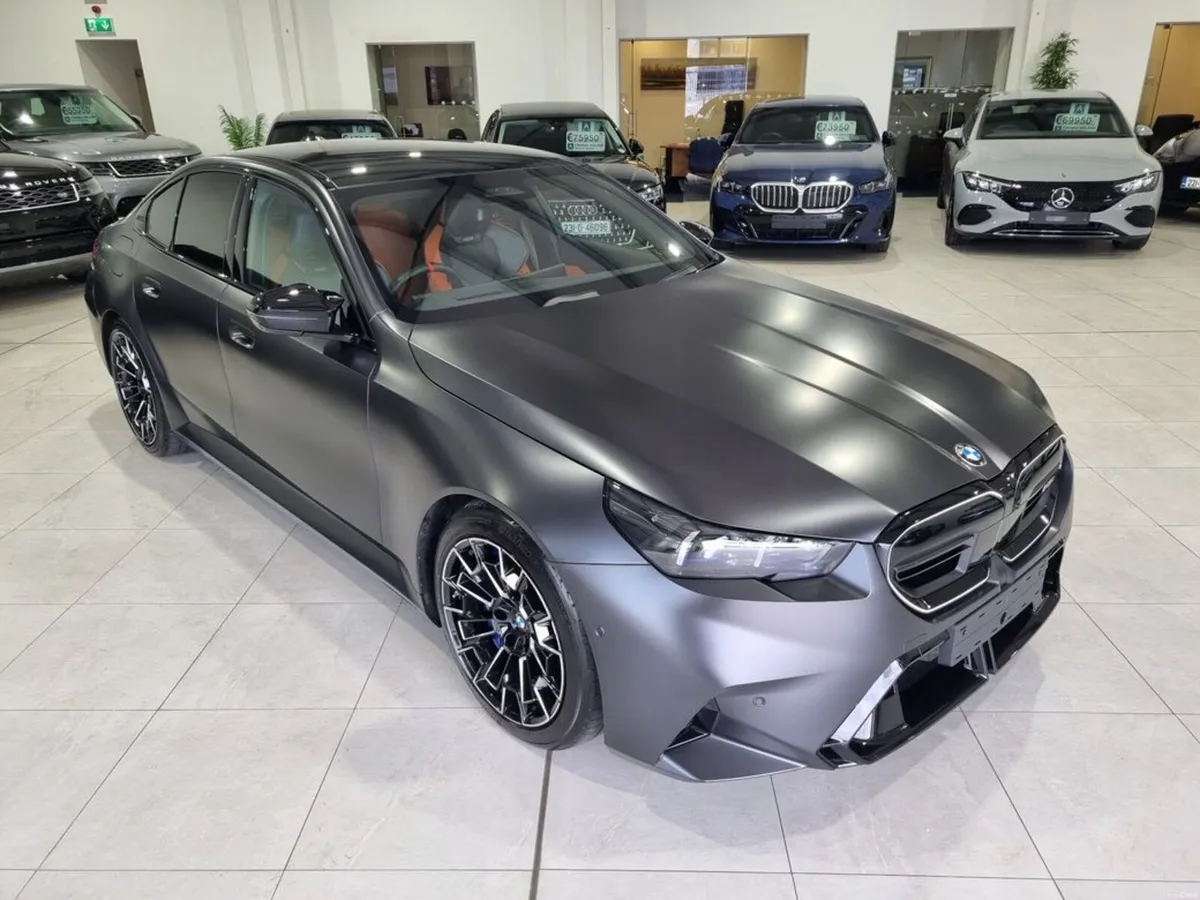 BMW M5 COLOUR COMBO // TINY MILES - Image 2