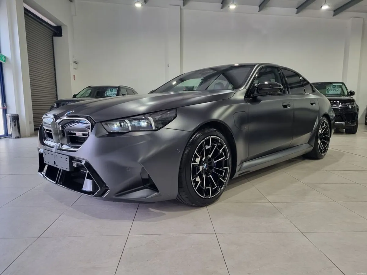 BMW M5 COLOUR COMBO // TINY MILES - Image 1