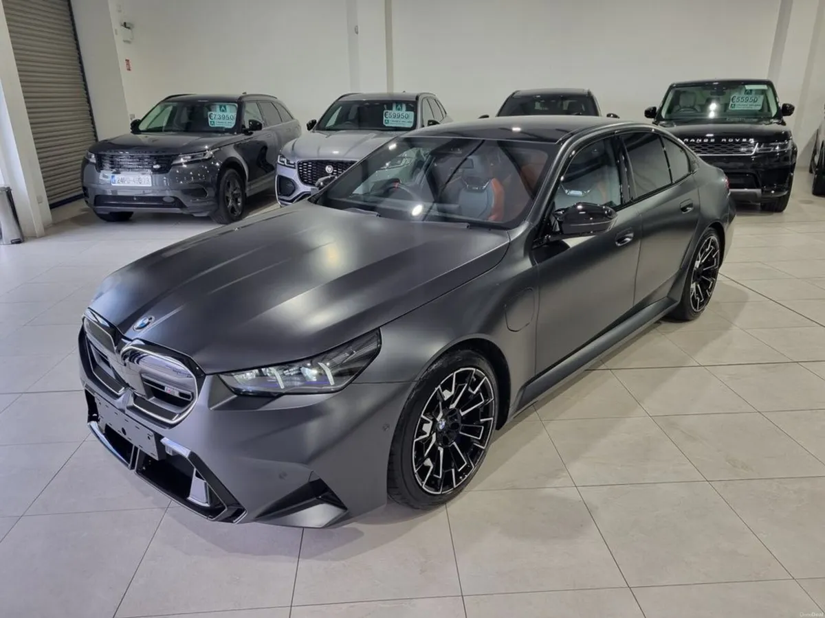 BMW M5 COLOUR COMBO // TINY MILES - Image 3