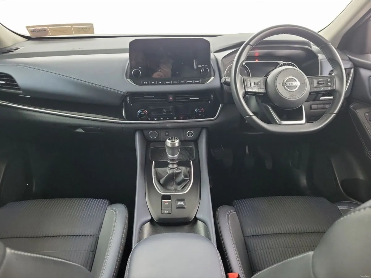 Nissan Qashqai 1.3 PET MILD HYBRID SV PREMIUM - Image 4