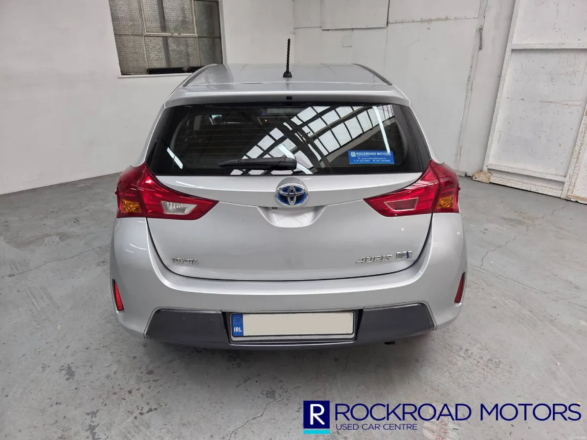 Toyota Auris Hybrid Luxury, 2014 - Image 4