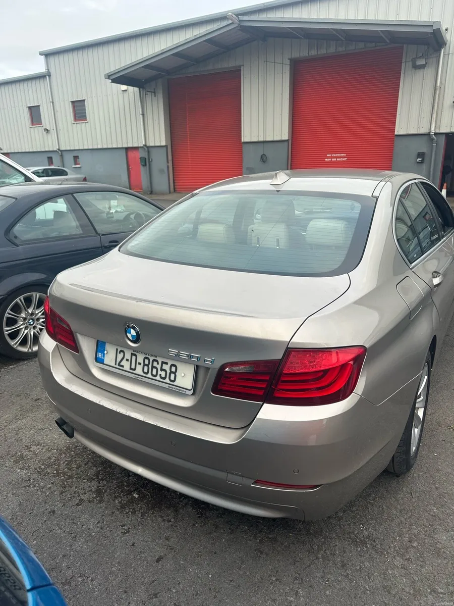 Car - Image 3