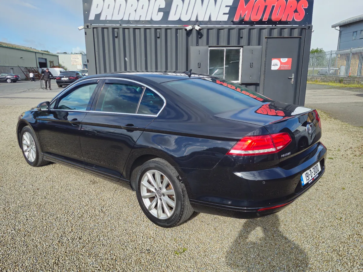 191 Volkswagen Passat DSG 2.0TDi - Image 3