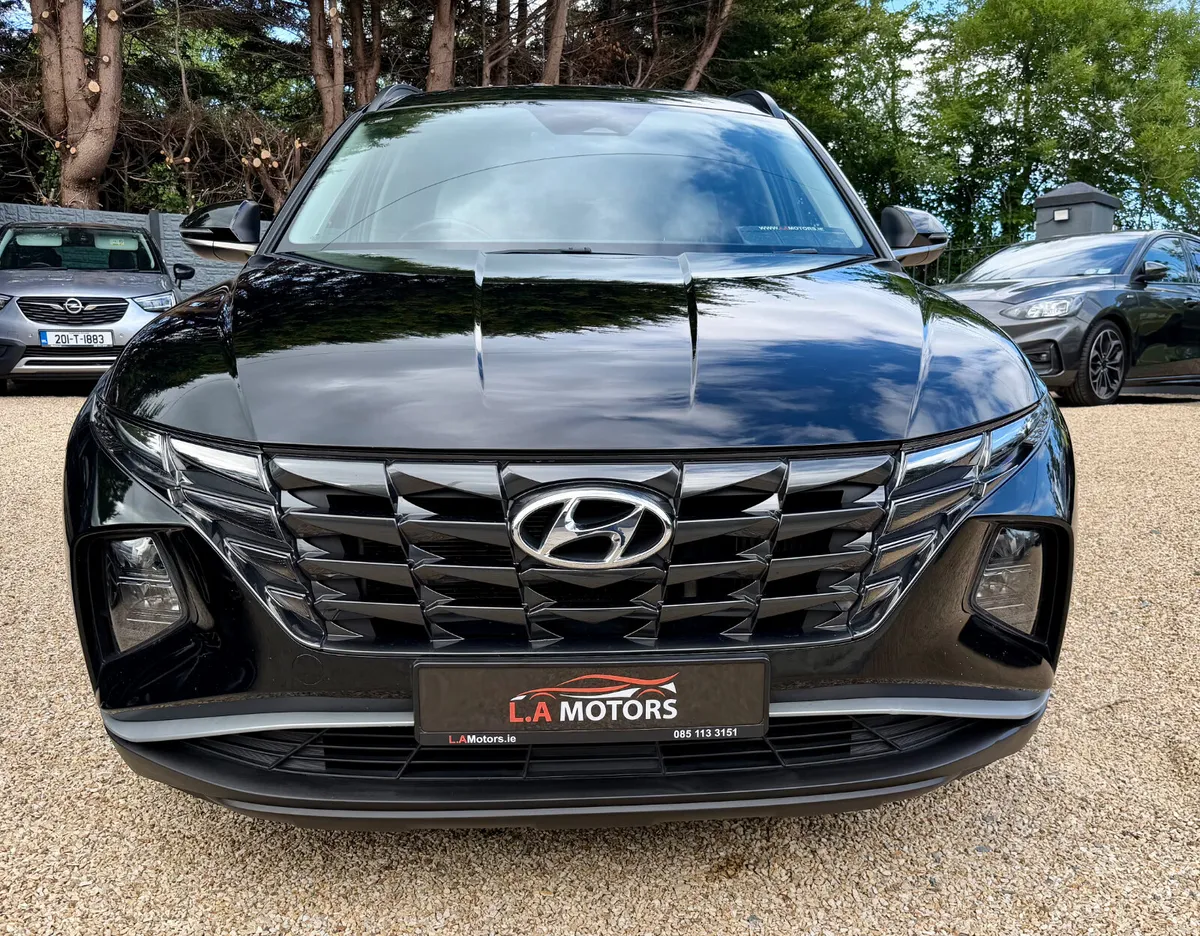 2022 Hyundai Tucson Executive Plus - Image 2