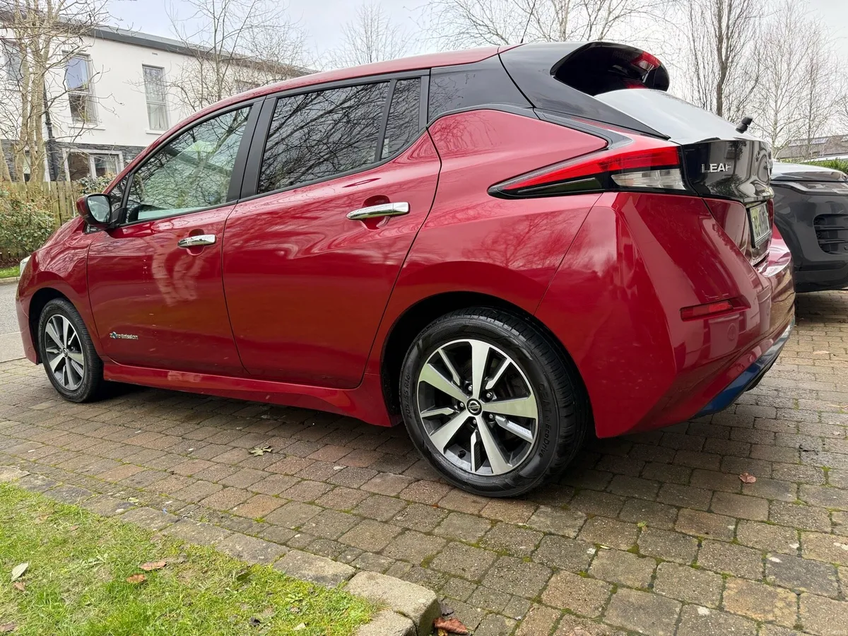 Nissan Leaf SV 40KW 5DR Auto - Image 3