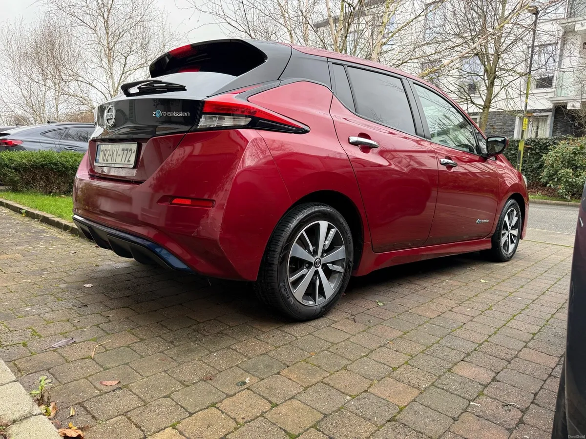 Nissan Leaf SV 40KW 5DR Auto - Image 4