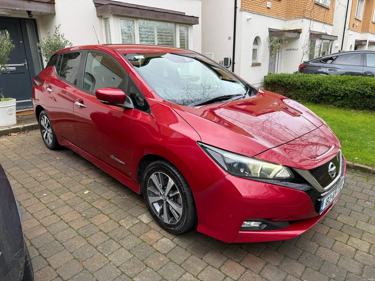 Nissan Leaf SV 40KW 5DR Auto - Image 1