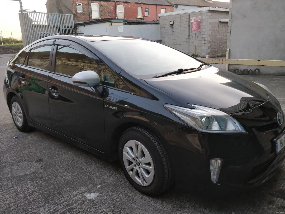 Toyota Prius Hybrid 2015 ex taxi - Image 2