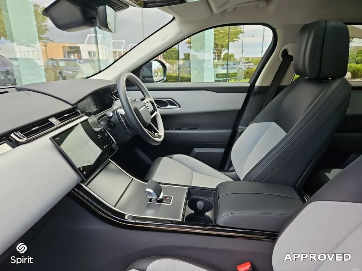 Land Rover Range Rover Velar Dynamic HSE P400e PHE - Image 3