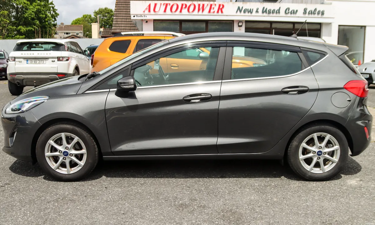 2017 Ford Fiesta 1.1 Zetec 5-dr - Image 4
