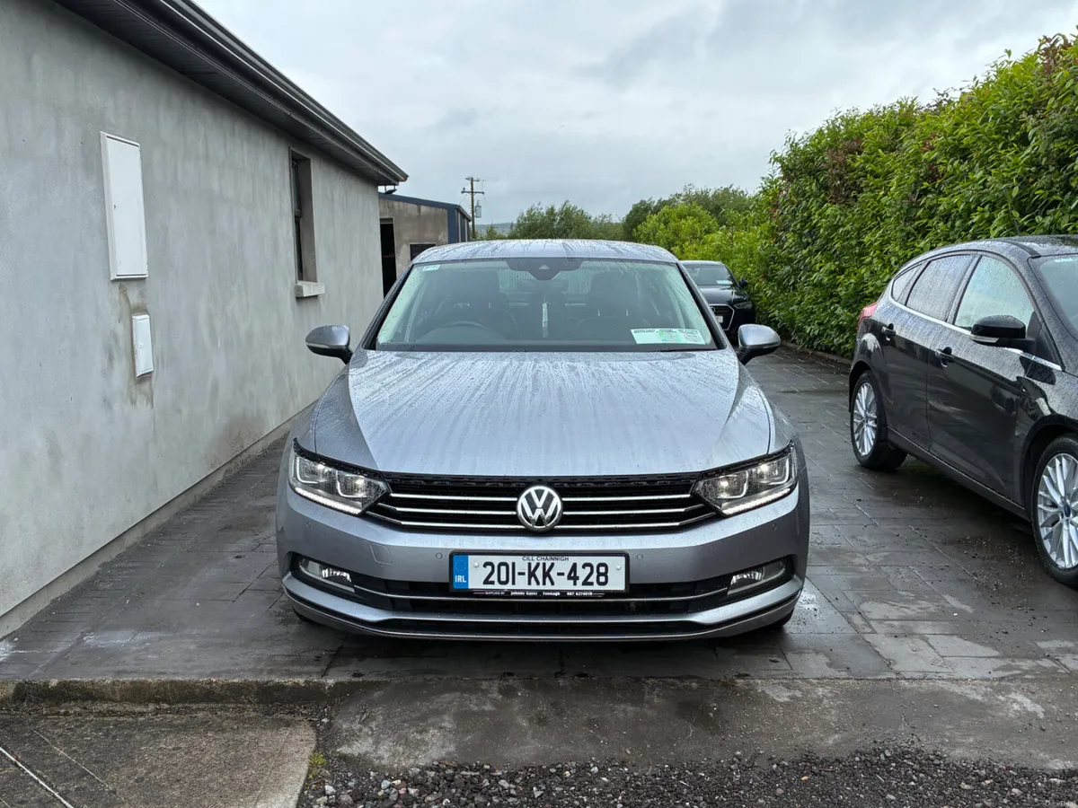 Volkswagen Passat 2020 - Image 2
