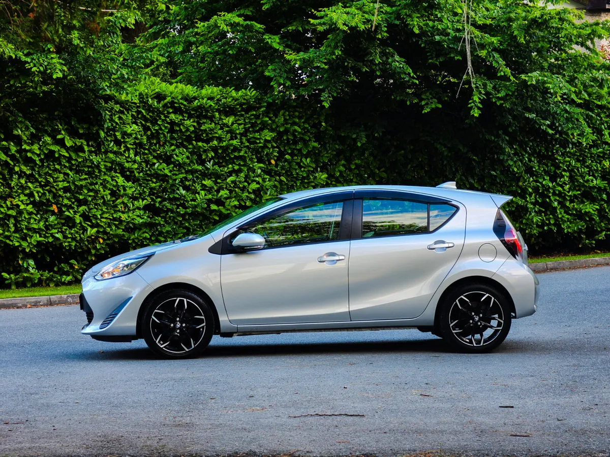 2020 Toyota Aqua 1.5 Petrol Hybrid Automatic - Image 6