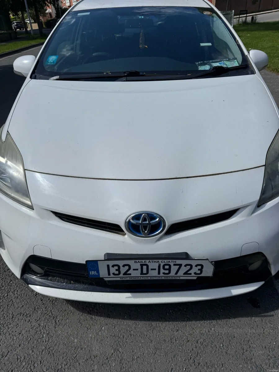 TOYOTA PRIUS NEW SHAPE - Image 2