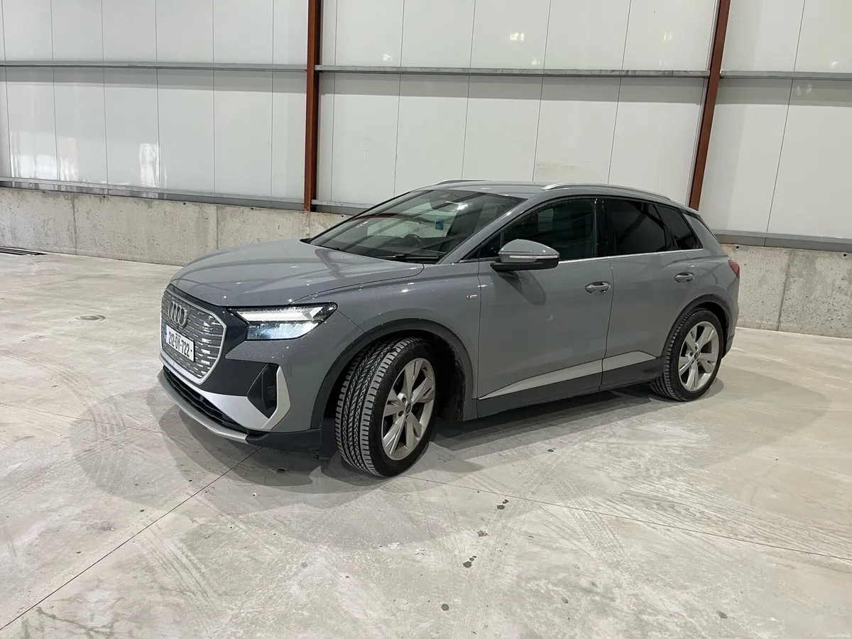 Audi etron Q4 - Image 2