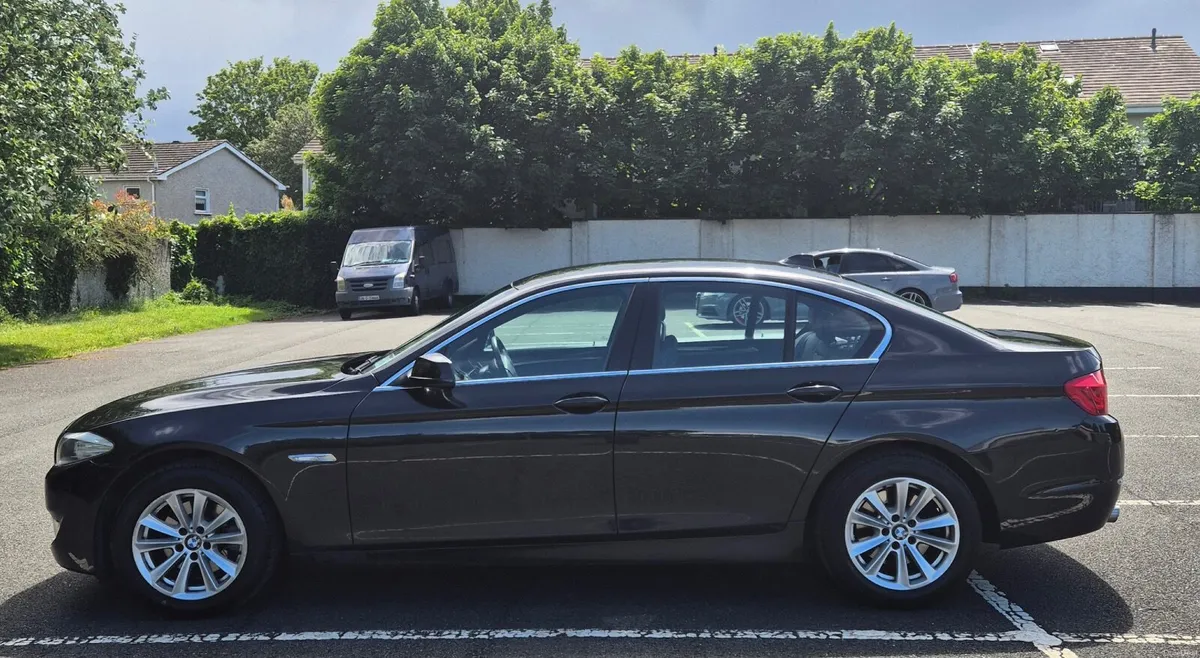 BMW 5-Series 2012 - Image 3