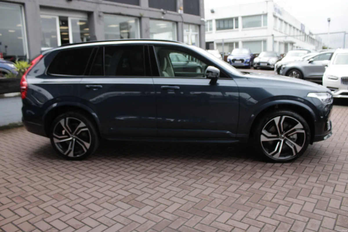 2023 VOLVO XC90 - Image 3