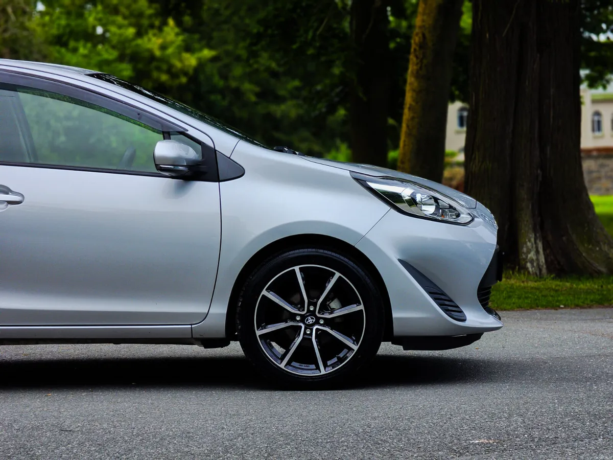 2020 Toyota Aqua 1.5 Petrol Hybrid Automatic Sport - Image 4