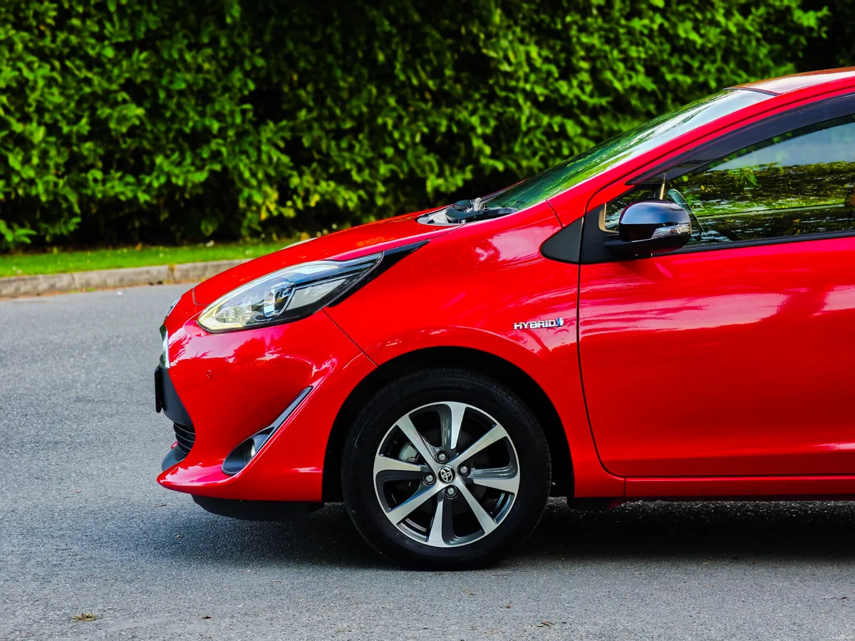 2019 Toyota Aqua 1.5 Petrol Hybrid Auto Top Spec - Image 6