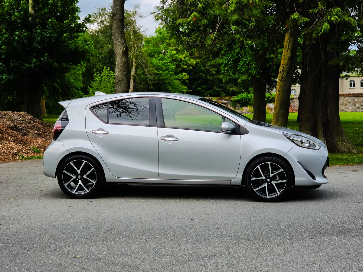 2020 Toyota Aqua 1.5 Petrol Hybrid Automatic - Image 4