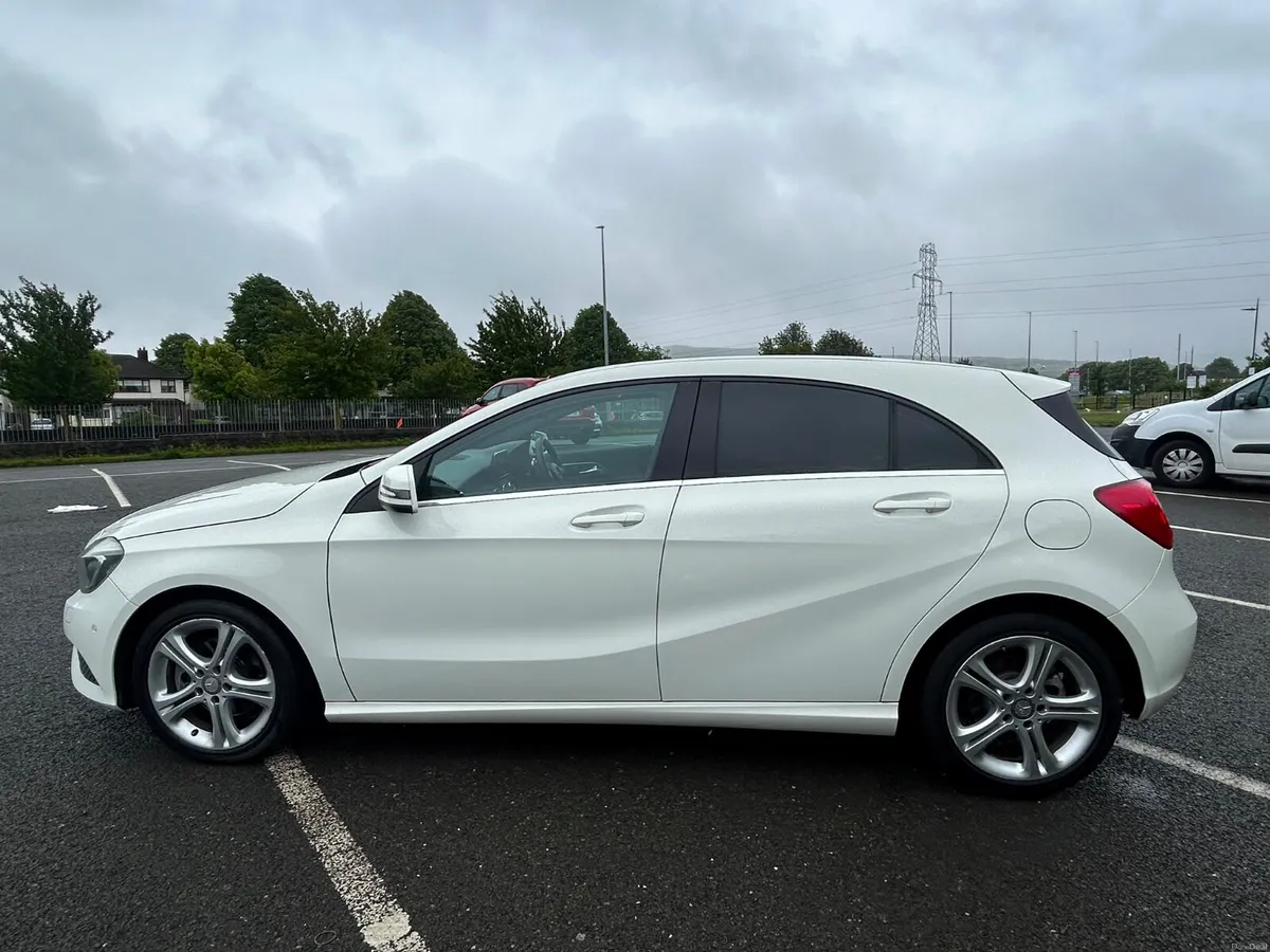 MERCEDES A180 2013 AUTOMATIC - Image 6