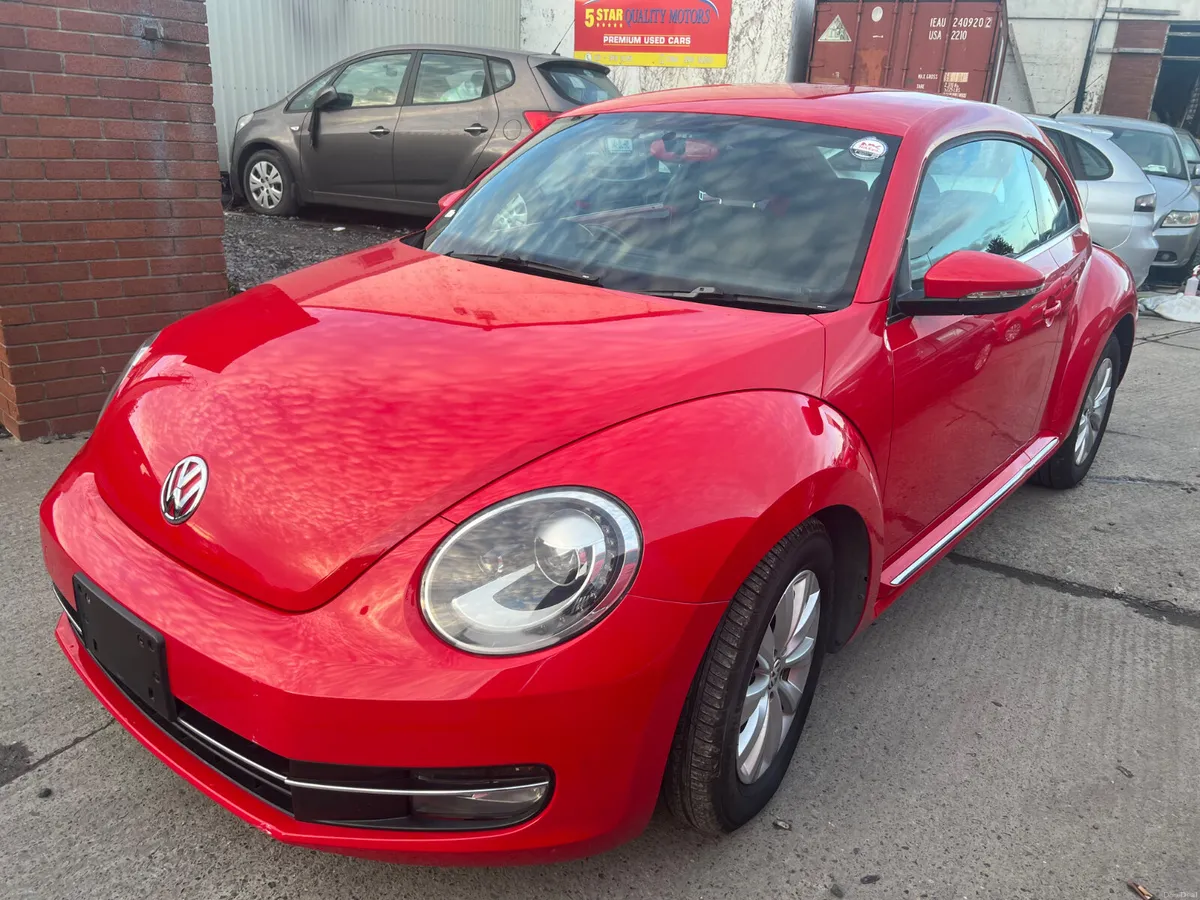 Volkswagen Beetle 2015 Automatic/ only 49k km - Image 2