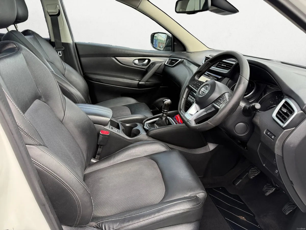 2017 Nissan Qashqai 1.5DCI TEKNA 110BHP - Image 3