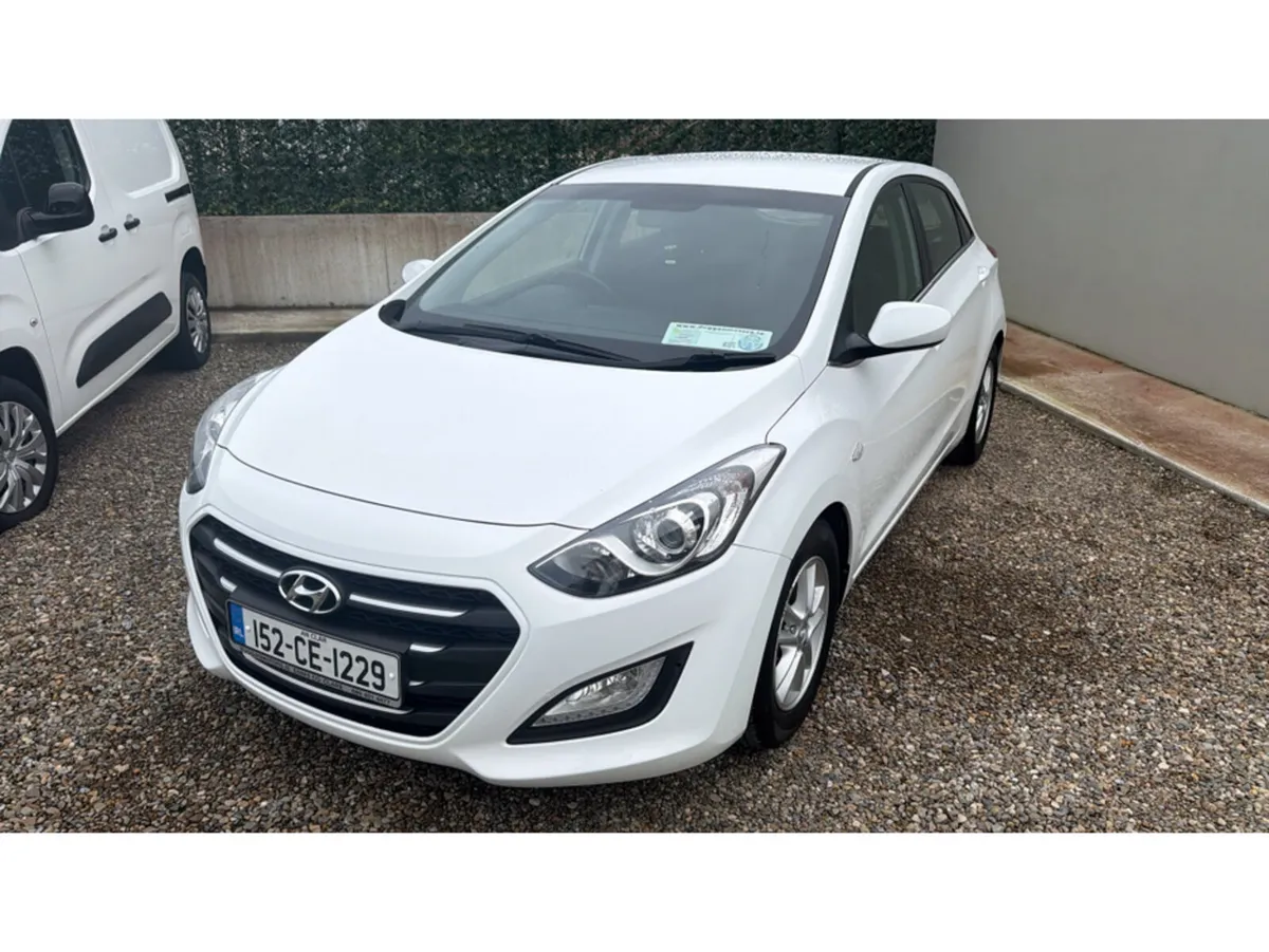 Hyundai i30 SE BLUE DRIVE 110PS 5DR - Image 2