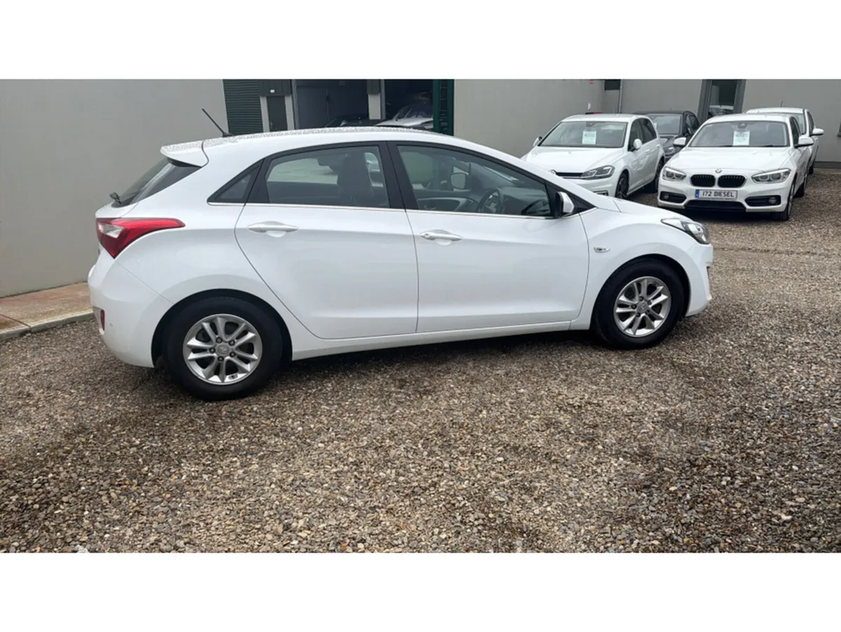 Hyundai i30 SE BLUE DRIVE 110PS 5DR - Image 4
