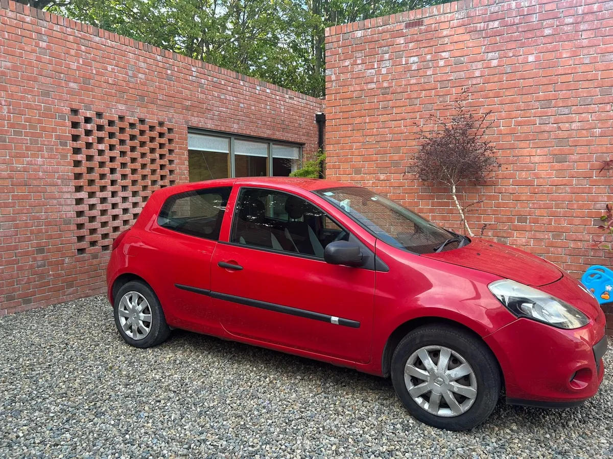 Renault Clio 2012 - Image 1