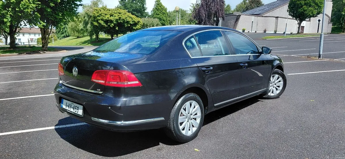 Volkswagen Passat 2011 - Image 4