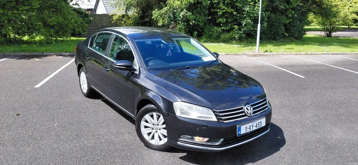 Volkswagen Passat 2011 - Image 1