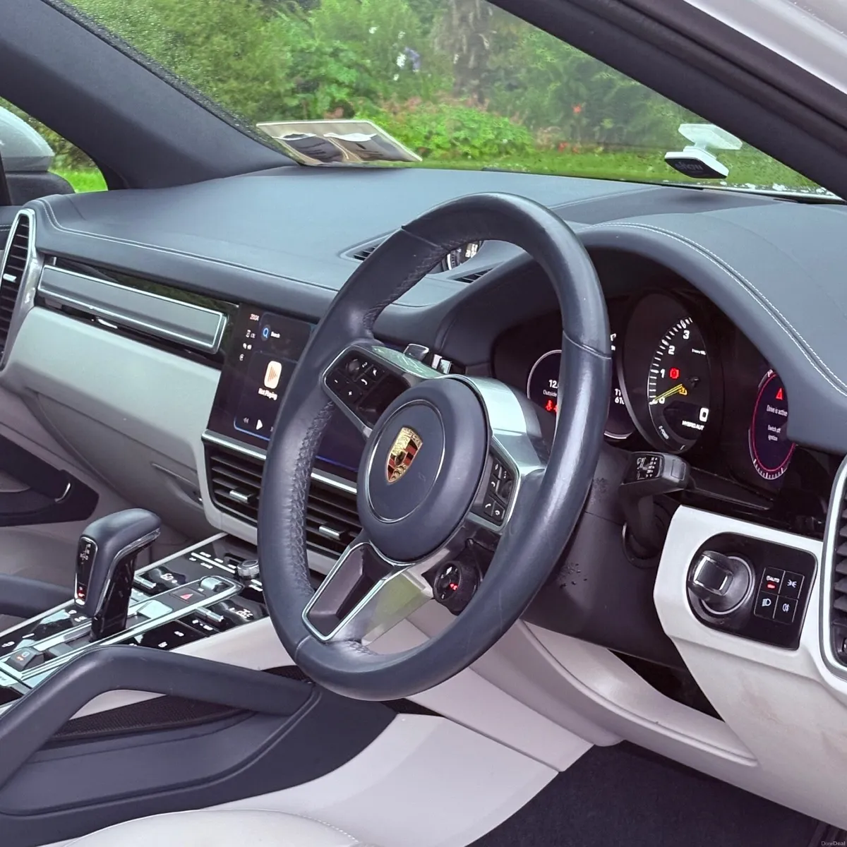 Porsche Cayenne 2023 - Image 2