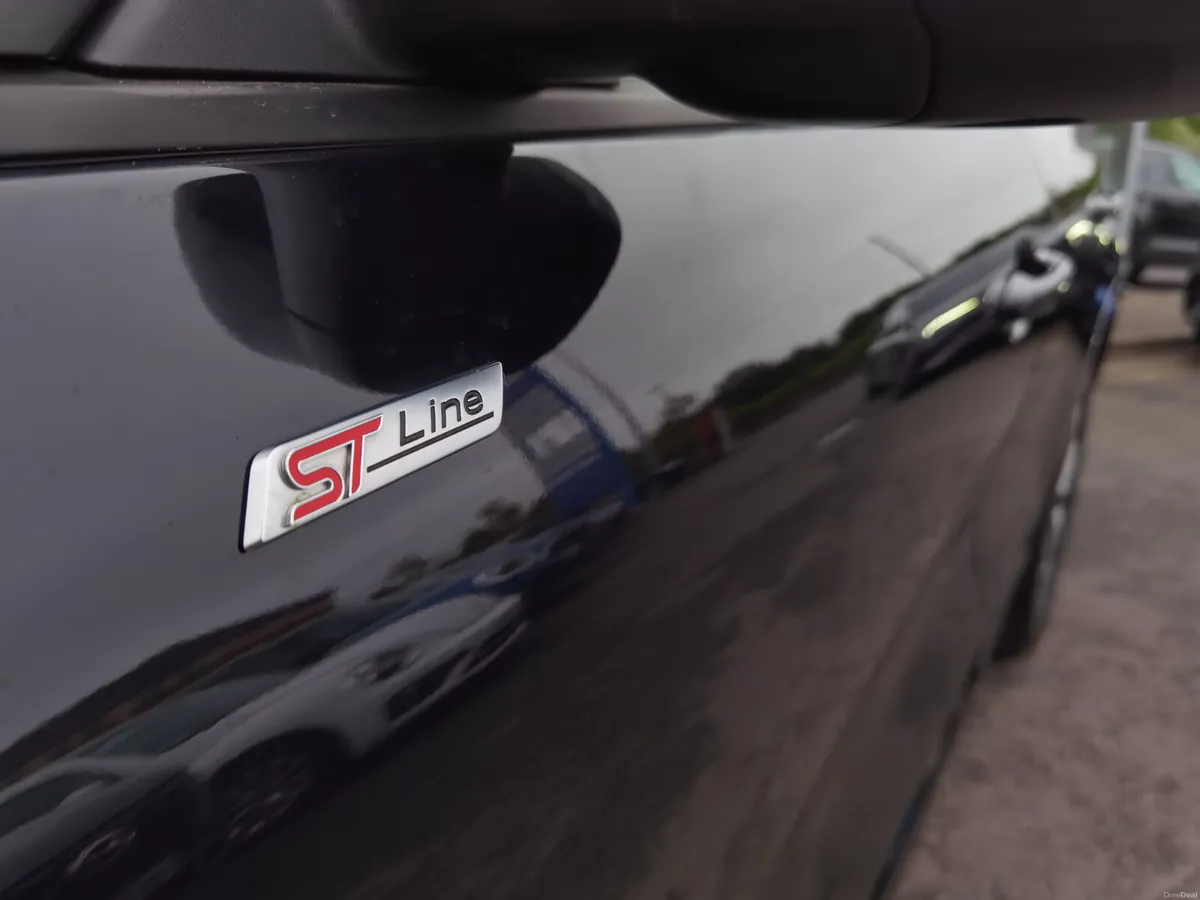 FORD KUGA ST-LINE EDITION AUTOMATIC PHEV - Image 2