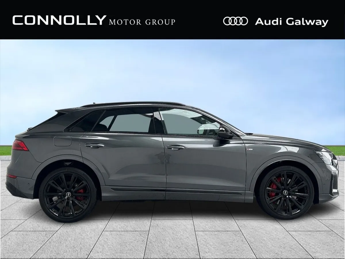 Audi Q8 €1,144 p/m - COMPETITION TFSI e QUATTRO A/ - Image 4