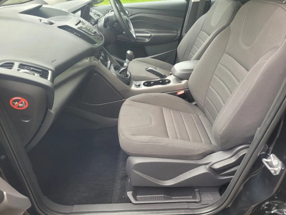 Ford Kuga ZETEC 2.0 TDCI 6SPEED 120BHP - Image 4