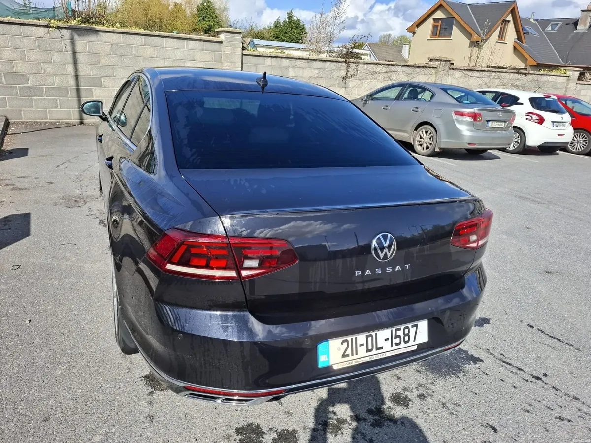 Volkswagen Passat R-Line - Image 4