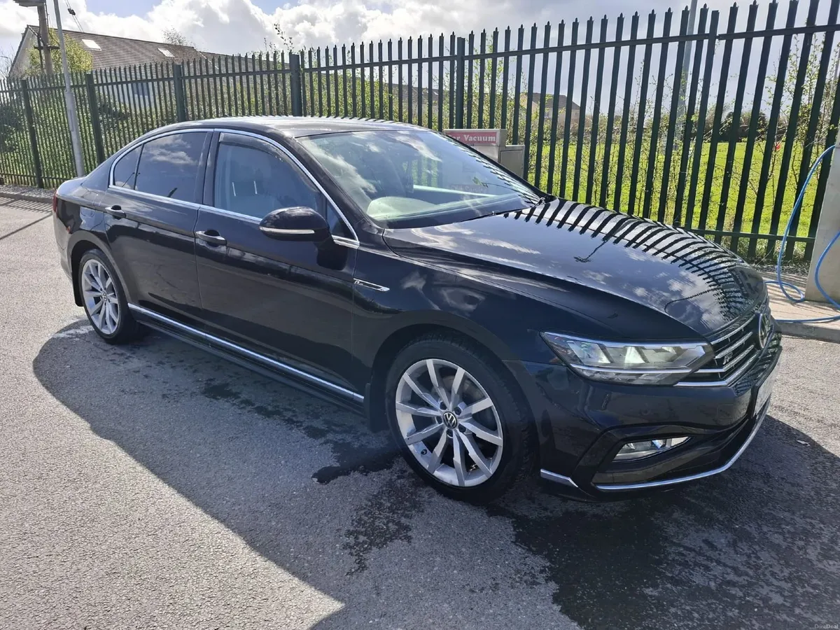 Volkswagen Passat R-Line - Image 1