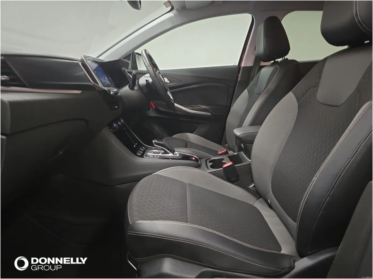 Vauxhall Grandland Diesel Hatchback SRi - Image 4