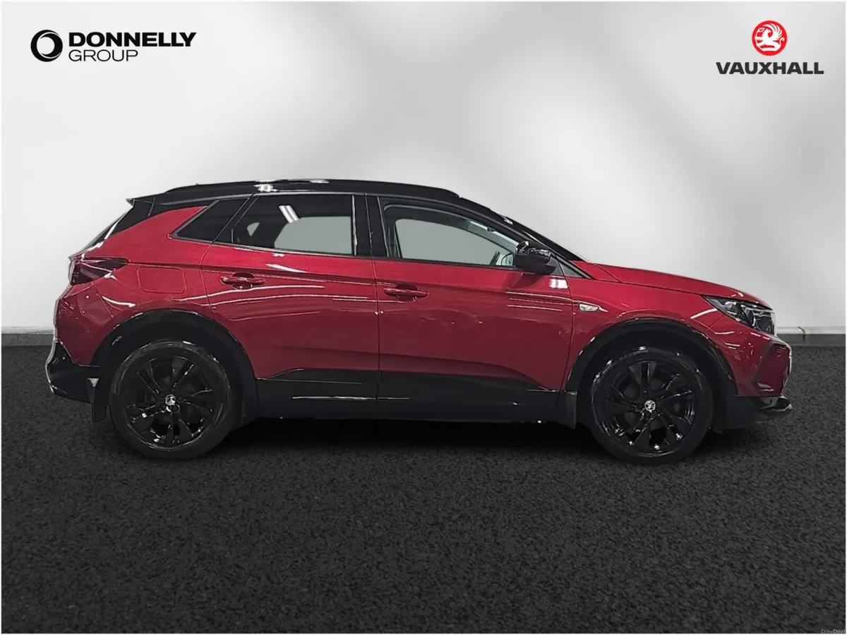 Vauxhall Grandland Diesel Hatchback SRi - Image 3