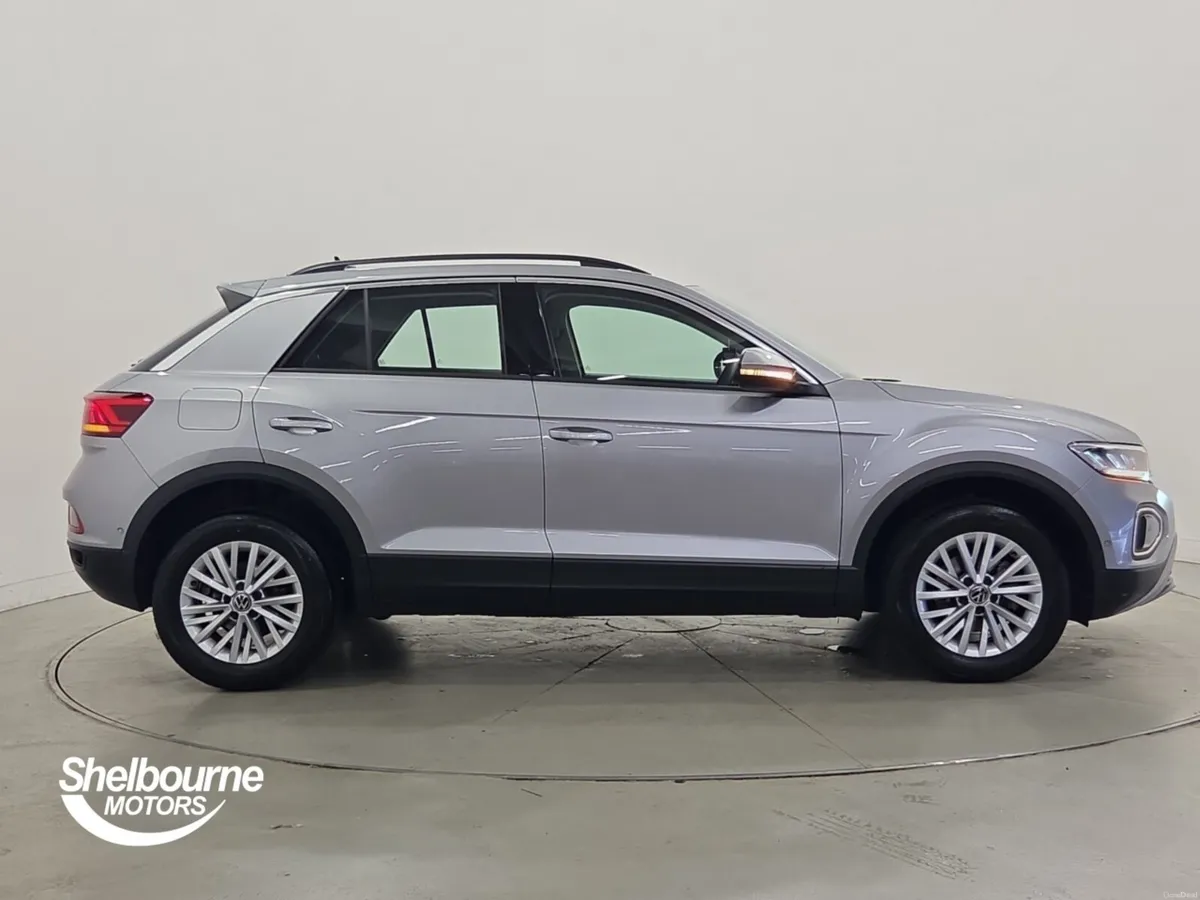 Volkswagen T-roc LIFE TSI DSG - Image 3
