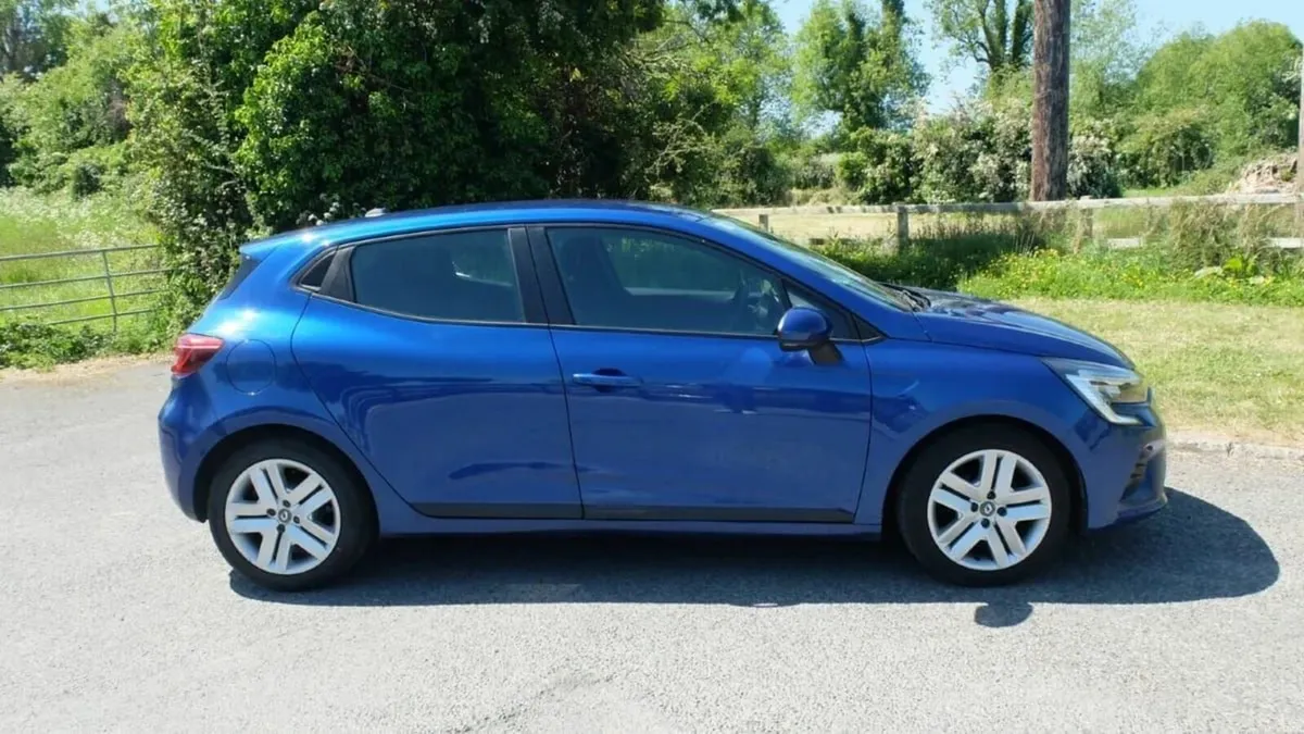 Renault Clio 2022 - Image 2